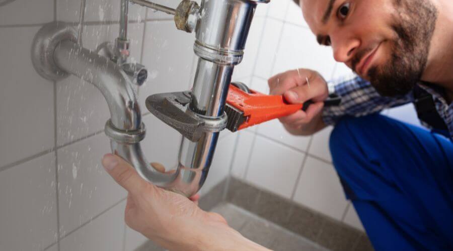 Expert burst pipe repair services in Buena Vista, NM